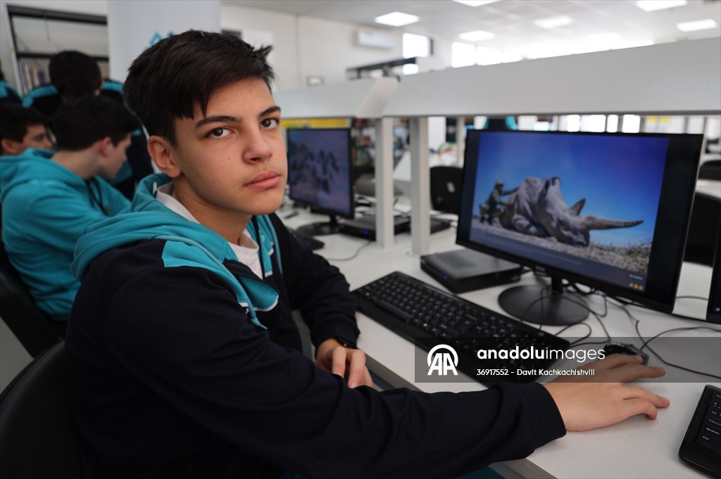 TMV Gürcistan Uluslararası Maarif Okullarının öğrencileri, AA'nın 'Yılın Kareleri' oylamasına katıldı