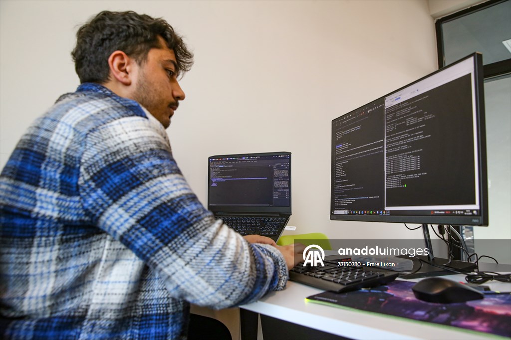 'Yapay zeka' için nitelikli insan kaynağı ihtiyacı Van YYÜ'de açılacak programlarla karşılanacak