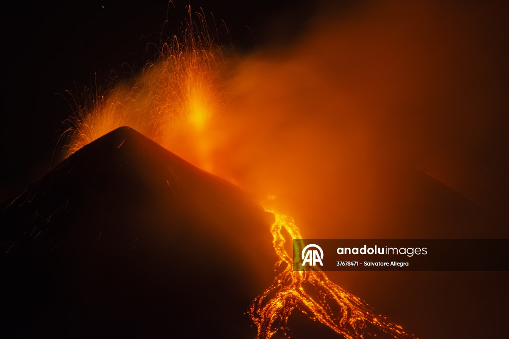 New eruption at Mount Etna in Italy