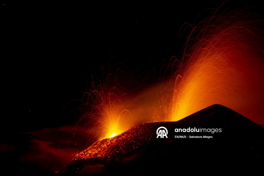 New eruption at Mount Etna in Italy