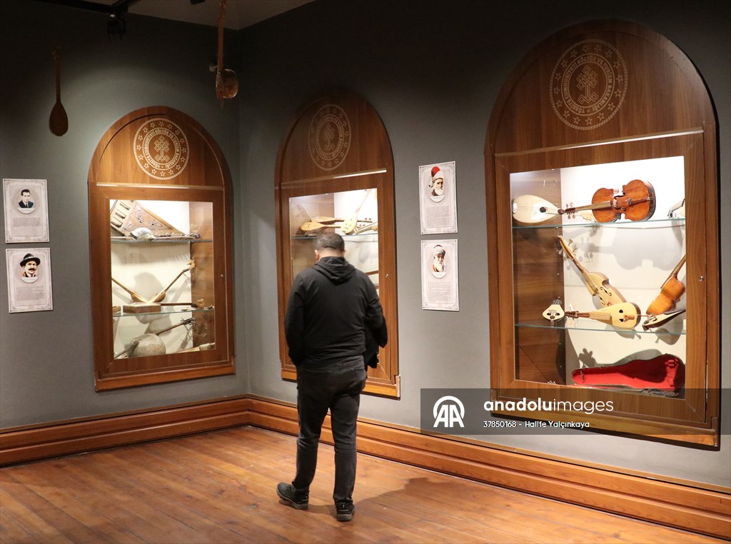 Tarihi müzik aletleri Sivas Atatürk Kongre Müzesi'nde sergileniyor