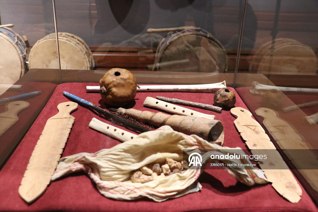 Tarihi müzik aletleri Sivas Atatürk Kongre Müzesi'nde sergileniyor