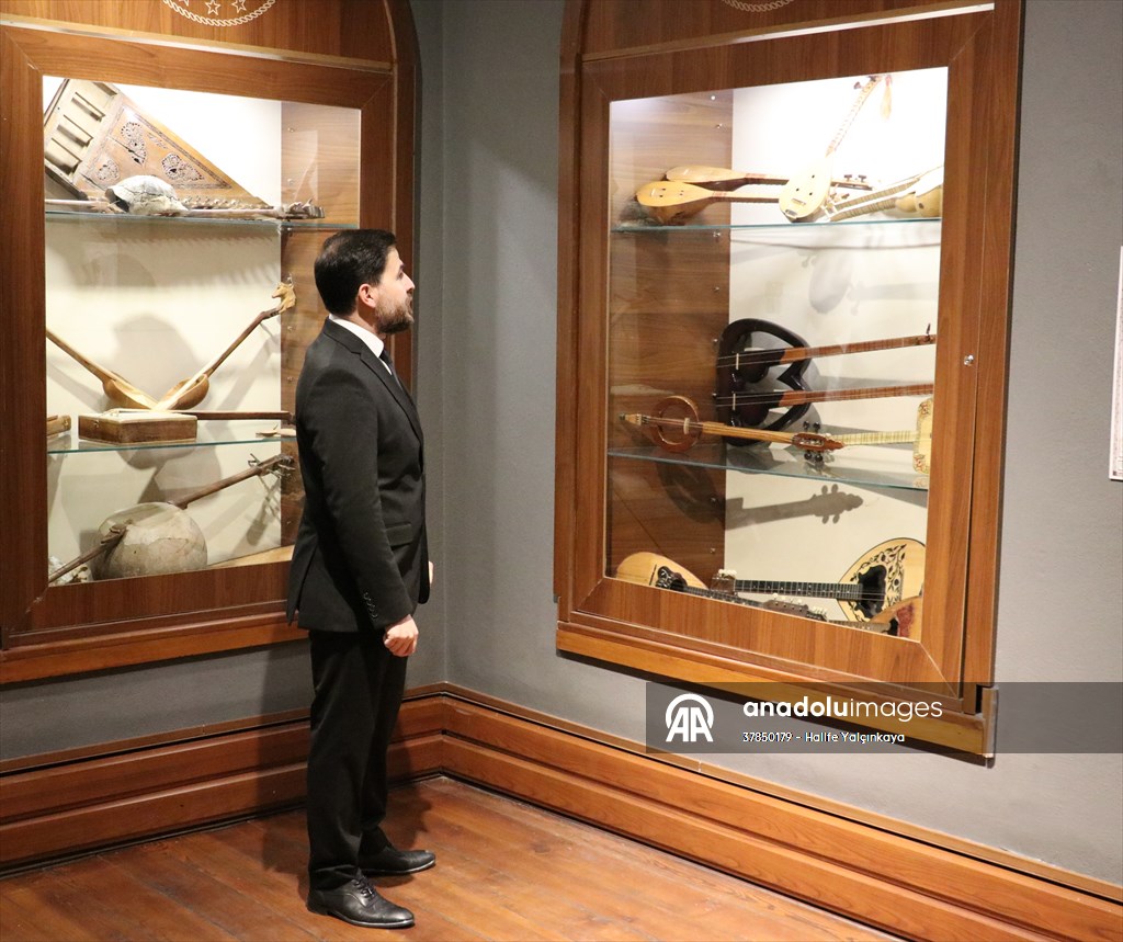 Tarihi müzik aletleri Sivas Atatürk Kongre Müzesi'nde sergileniyor