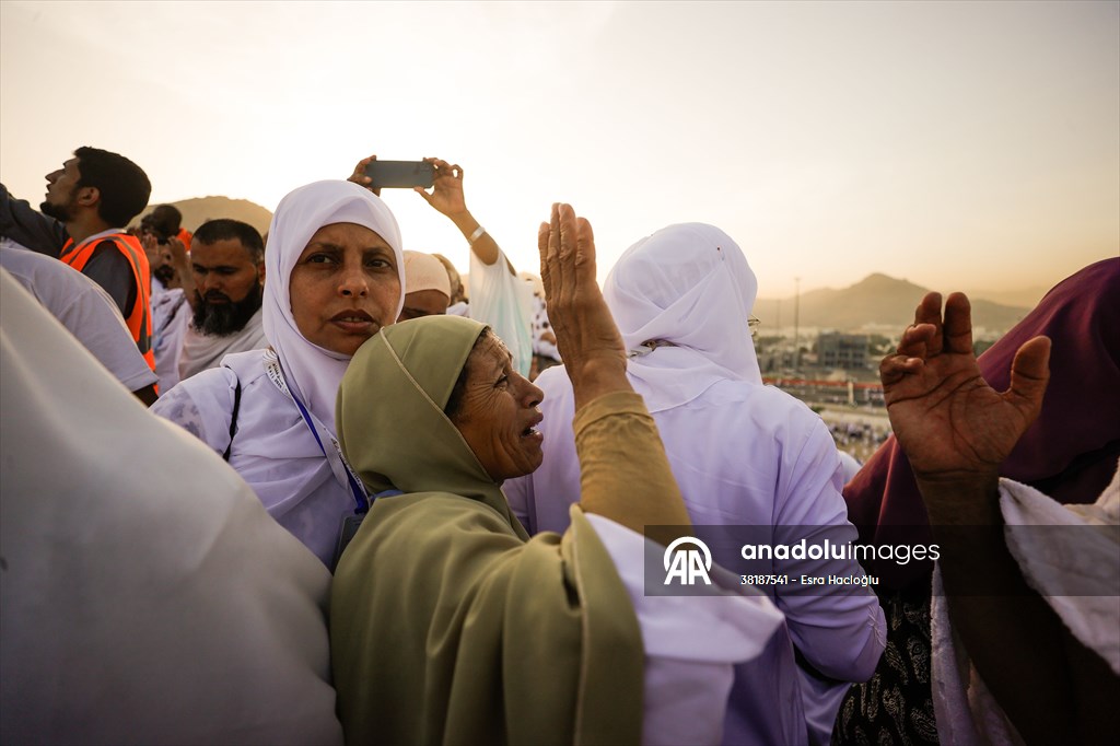 Prospective Muslim pilgrims at Arafat in Mecca