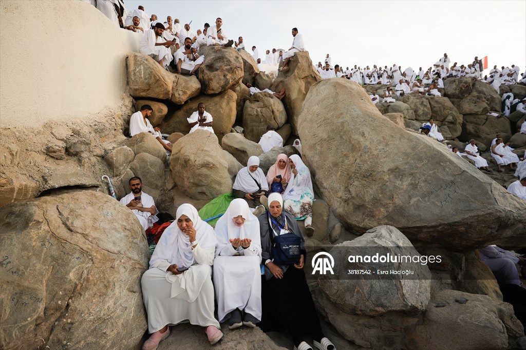 Prospective Muslim pilgrims at Arafat in Mecca