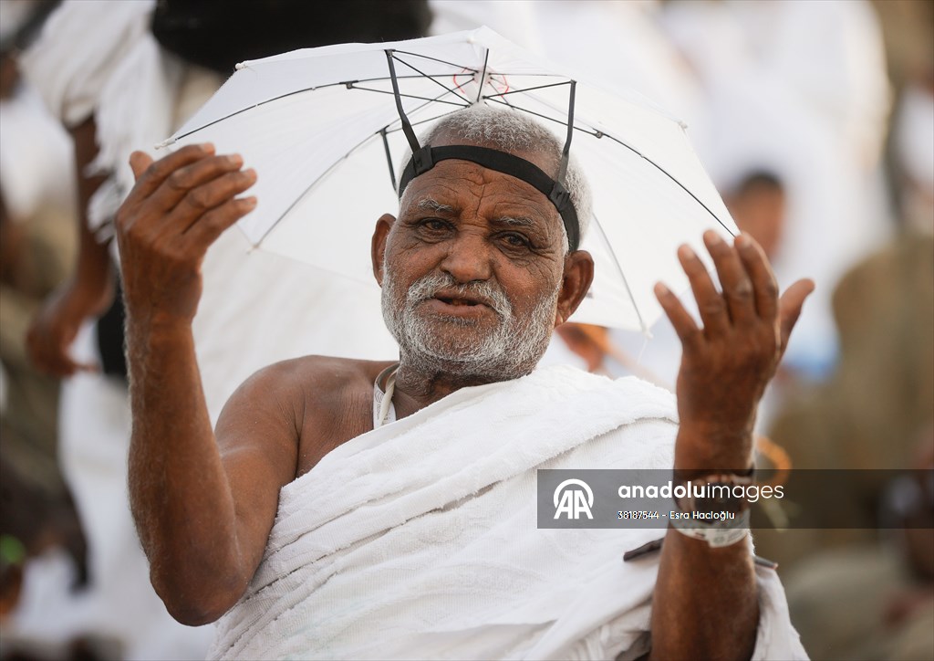 Prospective Muslim pilgrims at Arafat in Mecca