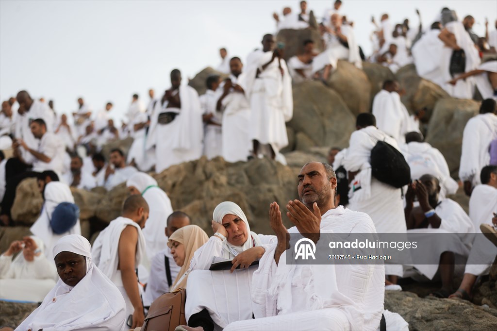 Prospective Muslim pilgrims at Arafat in Mecca