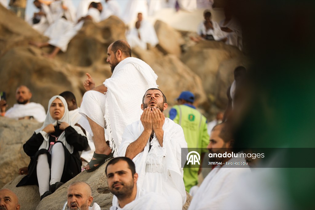Prospective Muslim pilgrims at Arafat in Mecca