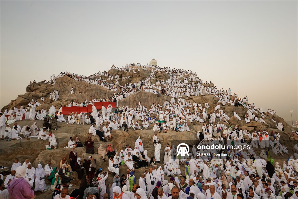 Prospective Muslim pilgrims at Arafat in Mecca