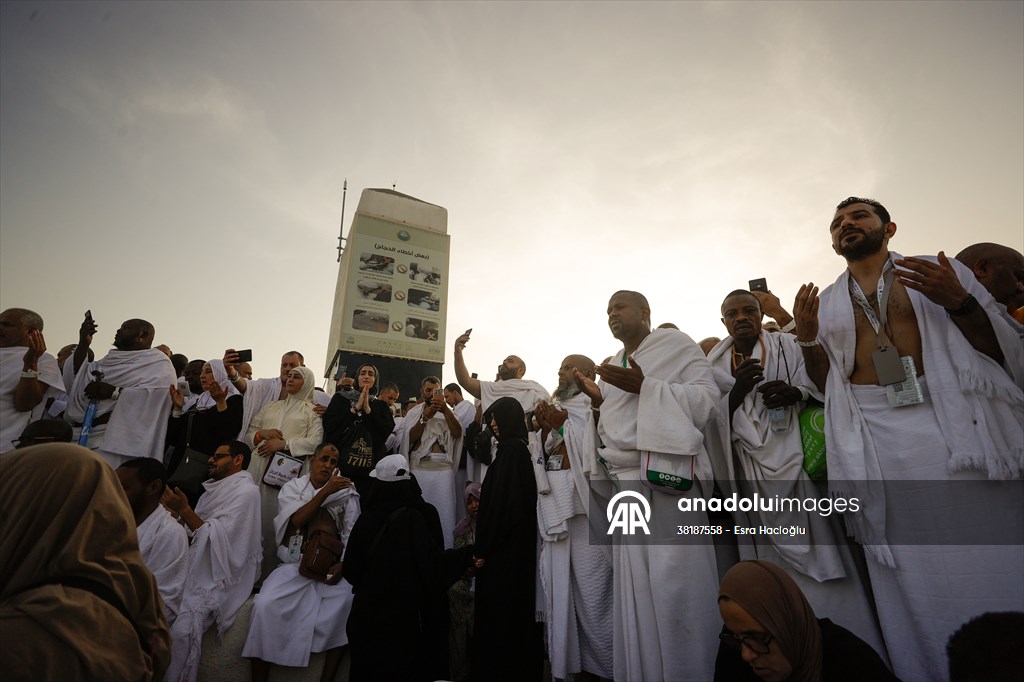 Prospective Muslim pilgrims at Arafat in Mecca