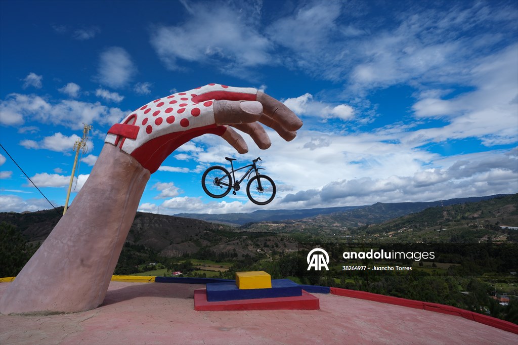 Colombia: World’s Largest Bicycle