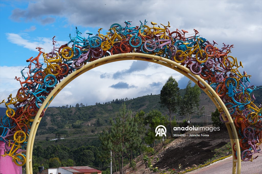 Colombia: World’s Largest Bicycle