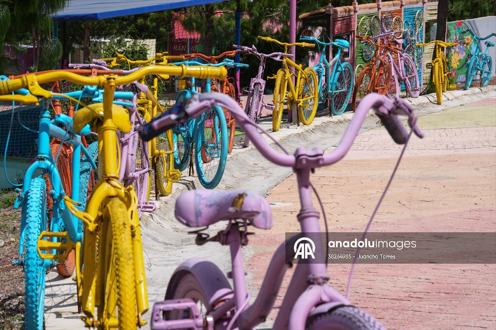Colombia: World’s Largest Bicycle
