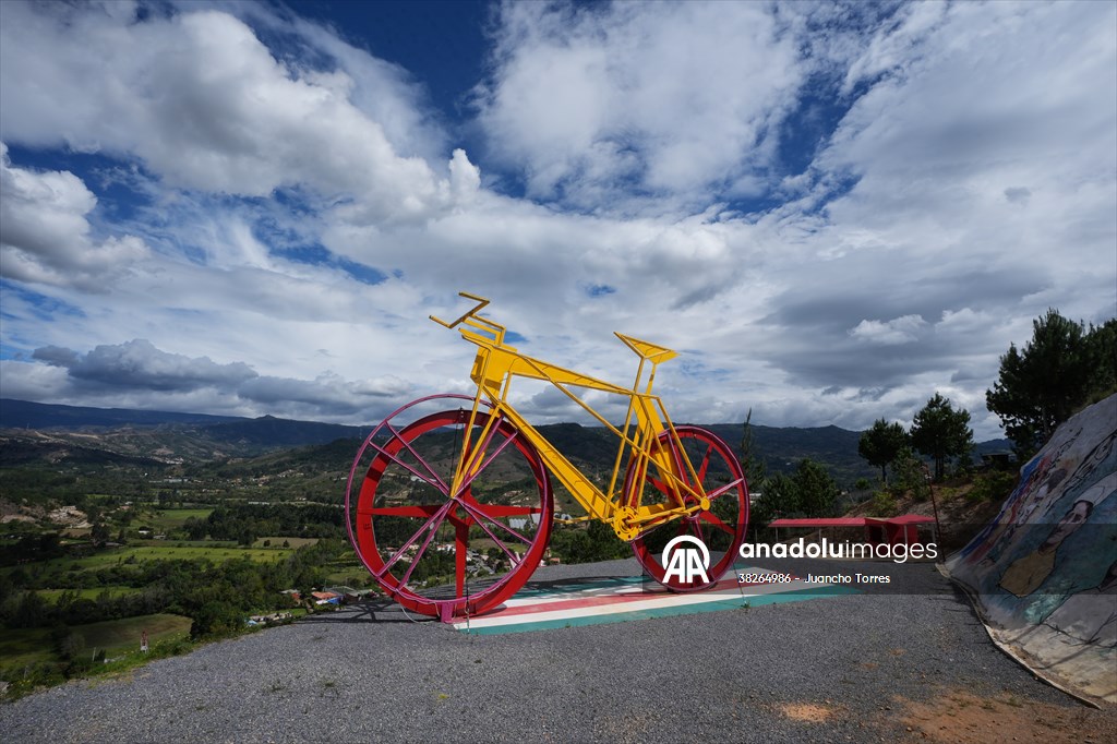 Colombia: World’s Largest Bicycle