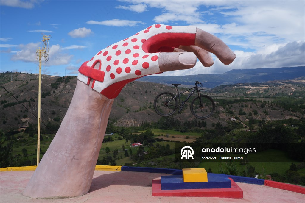 Colombia: World’s Largest Bicycle