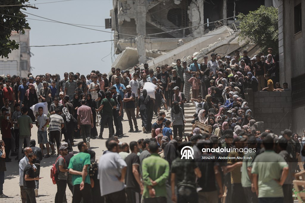 Flour aid distributed to Palestinians in Gaza under Israeli attacks
