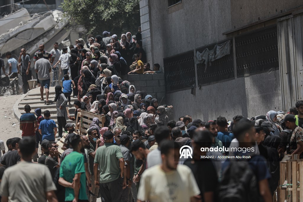Flour aid distributed to Palestinians in Gaza under Israeli attacks