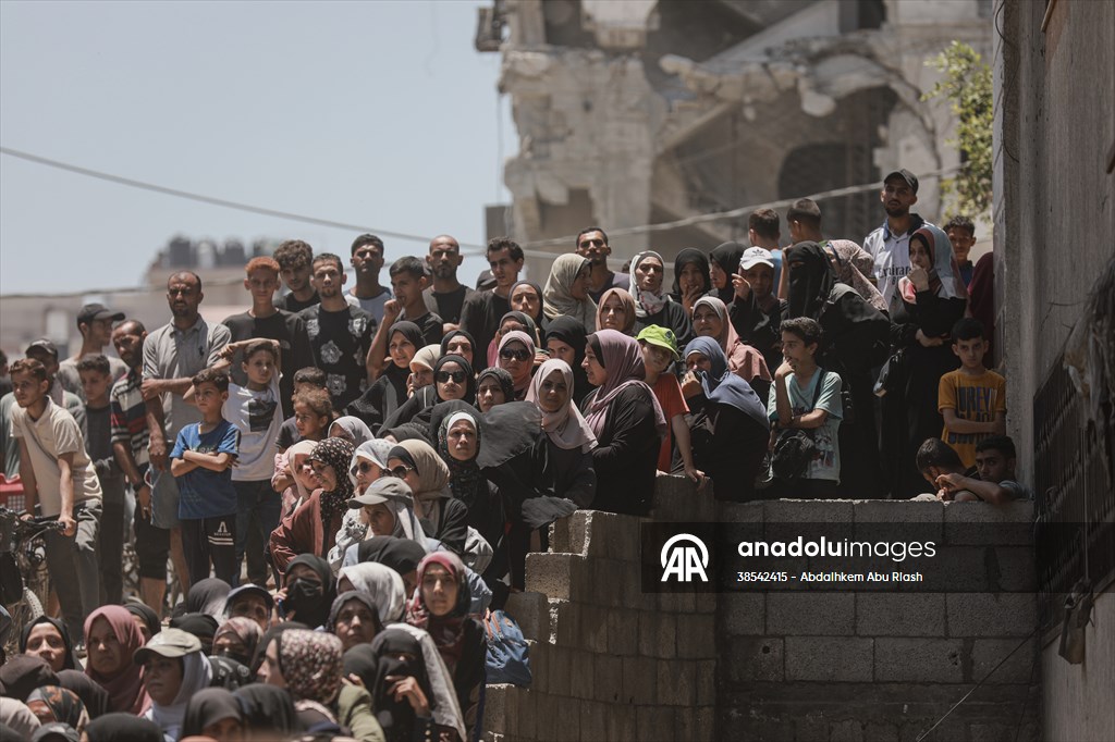 Flour aid distributed to Palestinians in Gaza under Israeli attacks