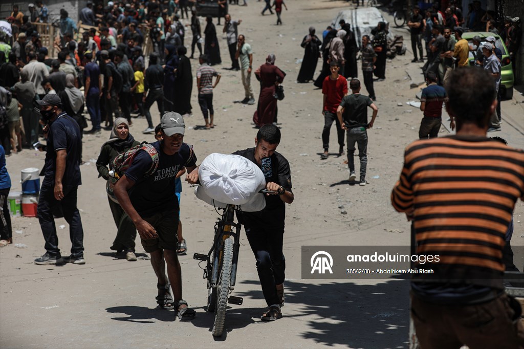 Flour aid distributed to Palestinians in Gaza under Israeli attacks