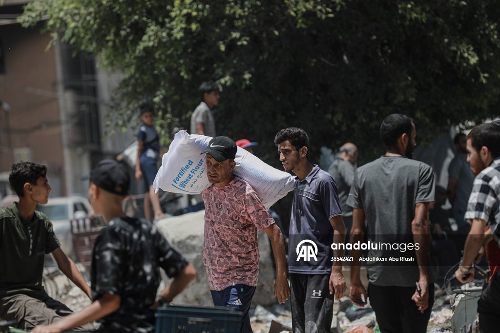 Flour aid distributed to Palestinians in Gaza under Israeli attacks