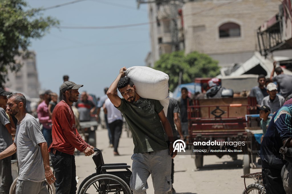 Flour aid distributed to Palestinians in Gaza under Israeli attacks