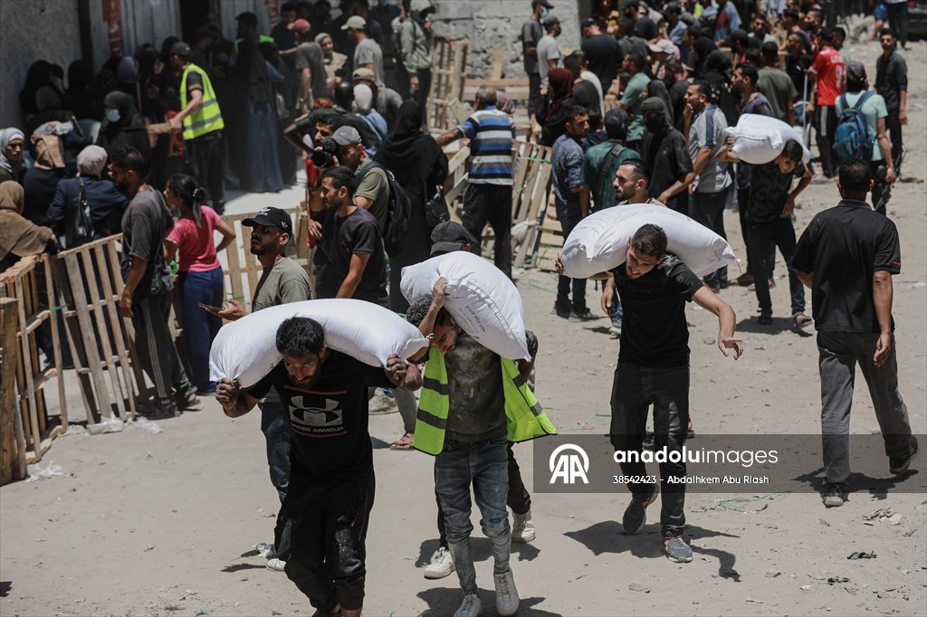 Flour aid distributed to Palestinians in Gaza under Israeli attacks