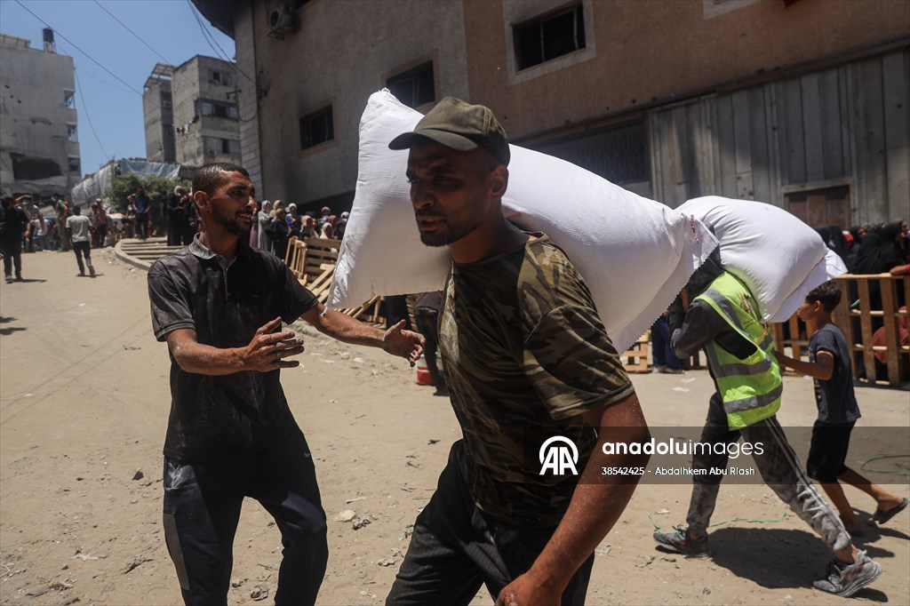 Flour aid distributed to Palestinians in Gaza under Israeli attacks