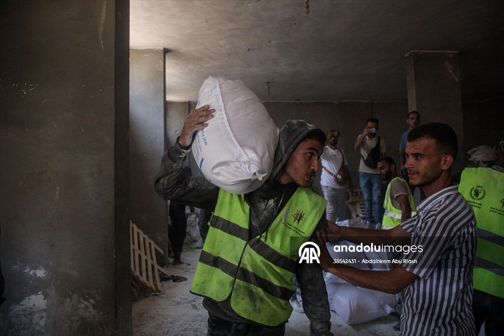 Flour aid distributed to Palestinians in Gaza under Israeli attacks