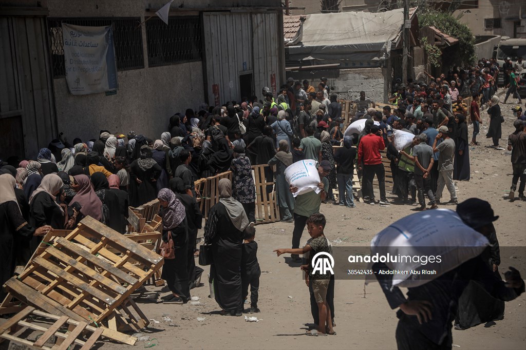 Flour aid distributed to Palestinians in Gaza under Israeli attacks