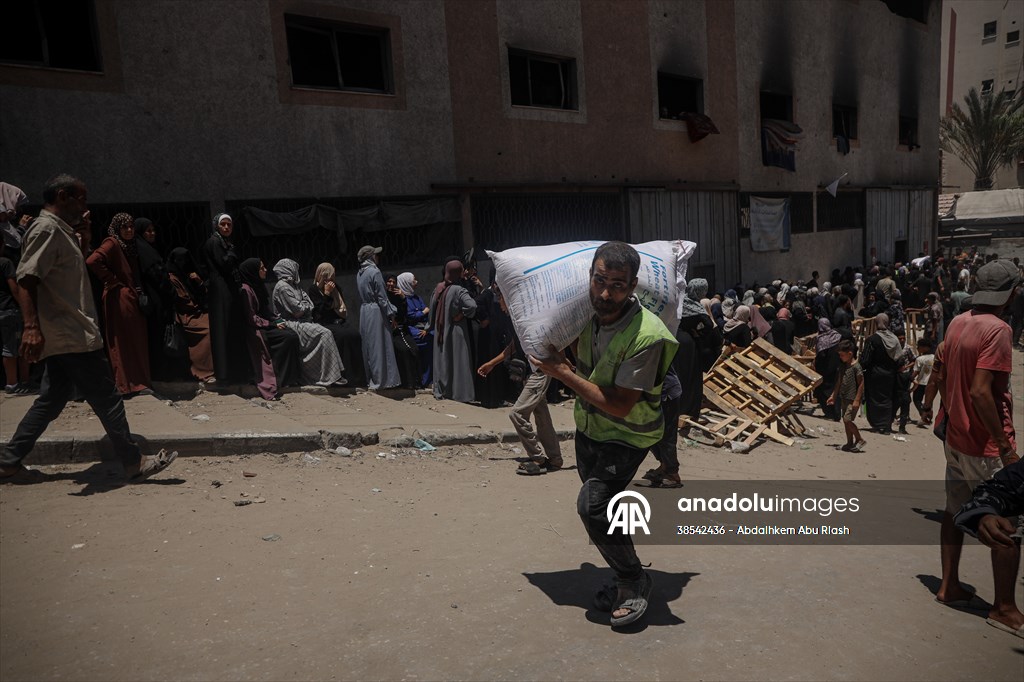 Flour aid distributed to Palestinians in Gaza under Israeli attacks