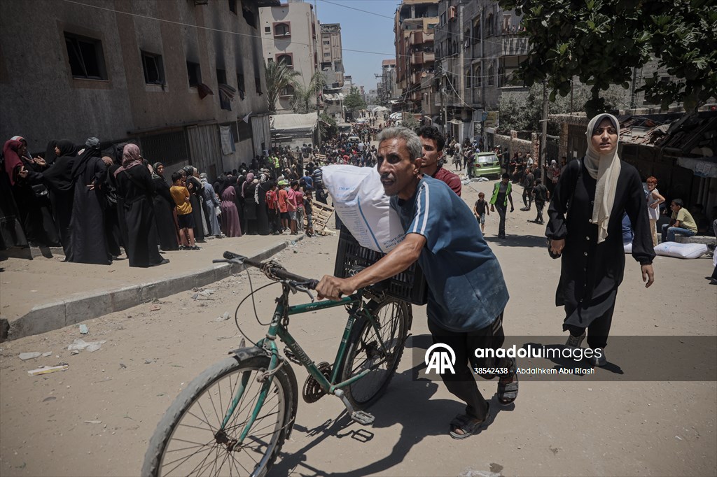 Flour aid distributed to Palestinians in Gaza under Israeli attacks