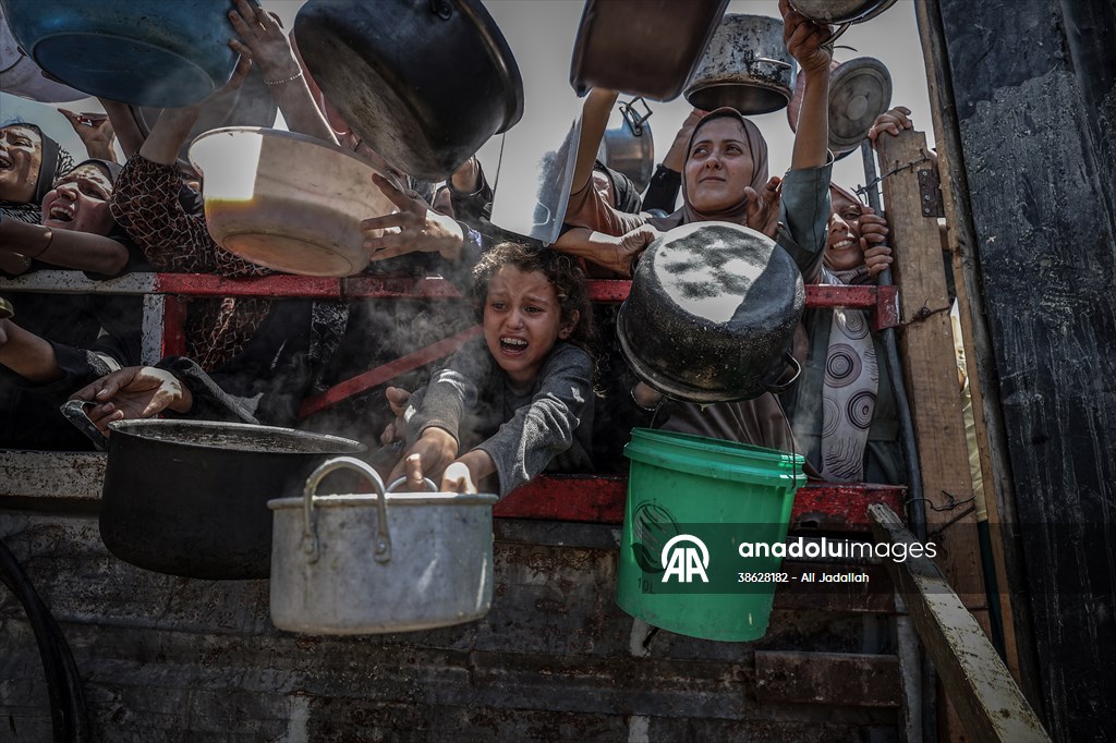 Food distributed to Palestinians battling hunger in Gaza