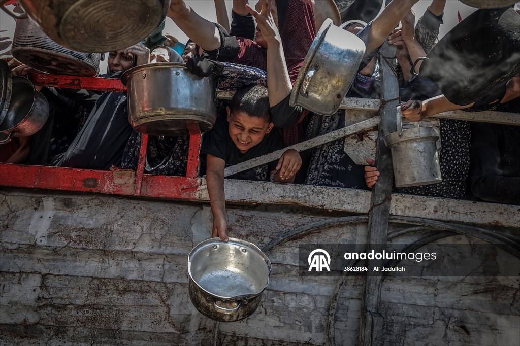 Food distributed to Palestinians battling hunger in Gaza