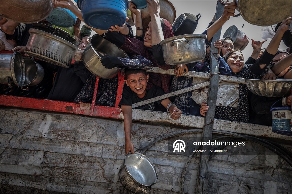 Food distributed to Palestinians battling hunger in Gaza