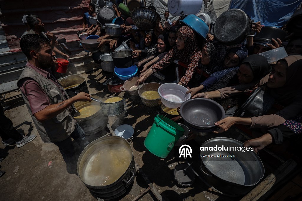 Food distributed to Palestinians battling hunger in Gaza