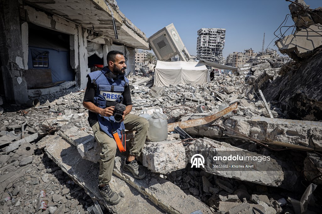 Journalists document daily struggles amid Gaza humanitarian crisis due to Israeli attacks