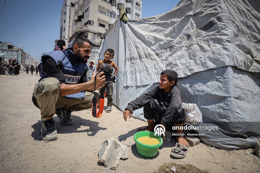 Gazze’de açlıkla mücadele eden AA serbest habercileri insani krizi aktarmayı sürdürüyor