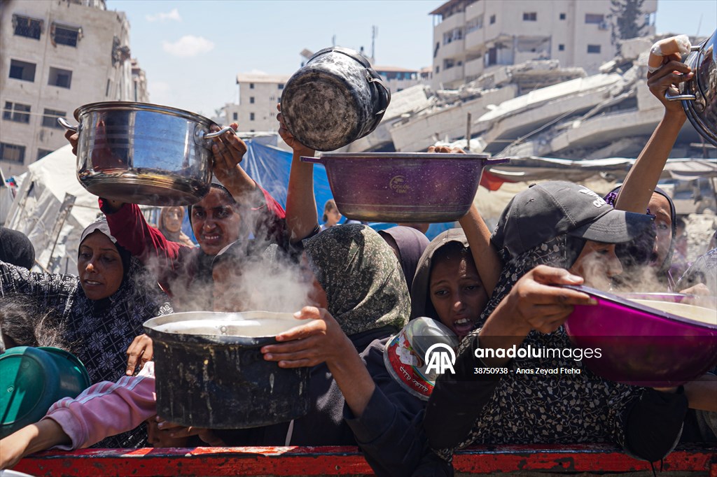 Food distributed to Palestinians struggling with hunger in Gaza