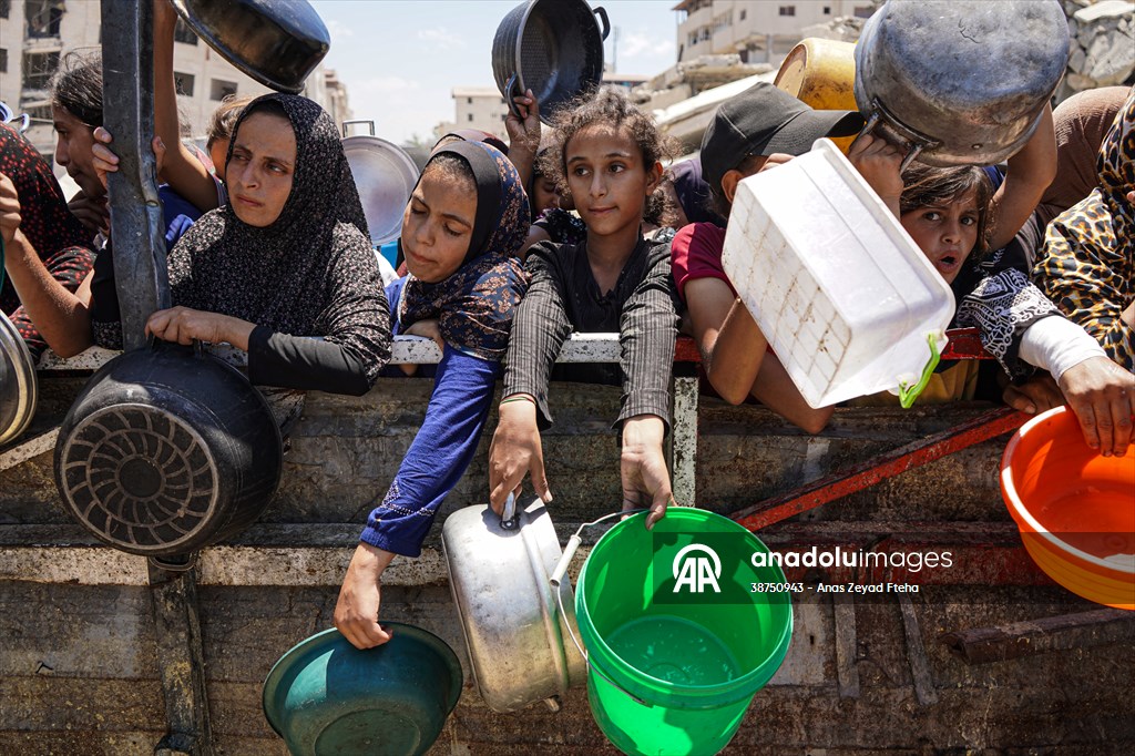 Food distributed to Palestinians struggling with hunger in Gaza
