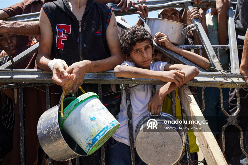 Food distributed to Palestinians struggling with hunger in Gaza