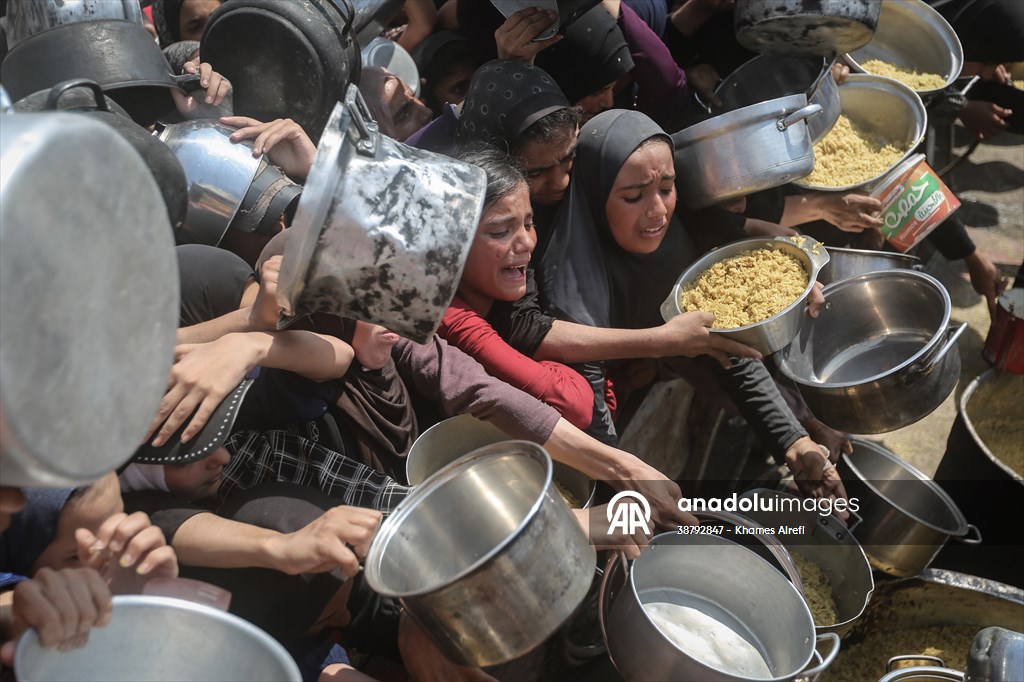 Food distributed to Palestinians struggling with hunger in Gaza