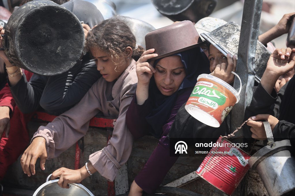 Food distributed to Palestinians struggling with hunger in Gaza