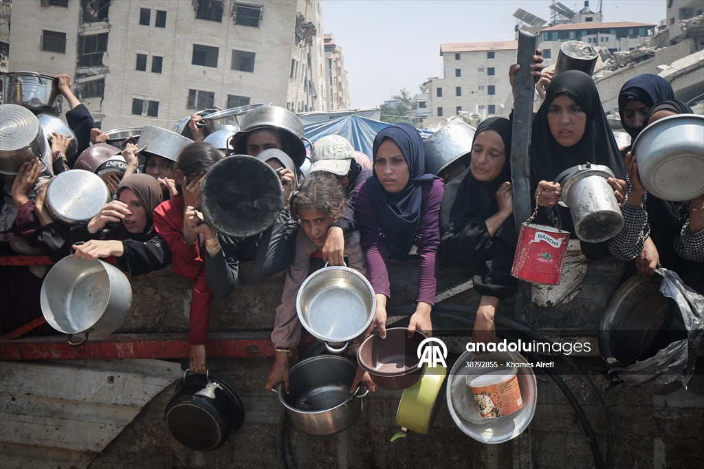 Food distributed to Palestinians struggling with hunger in Gaza