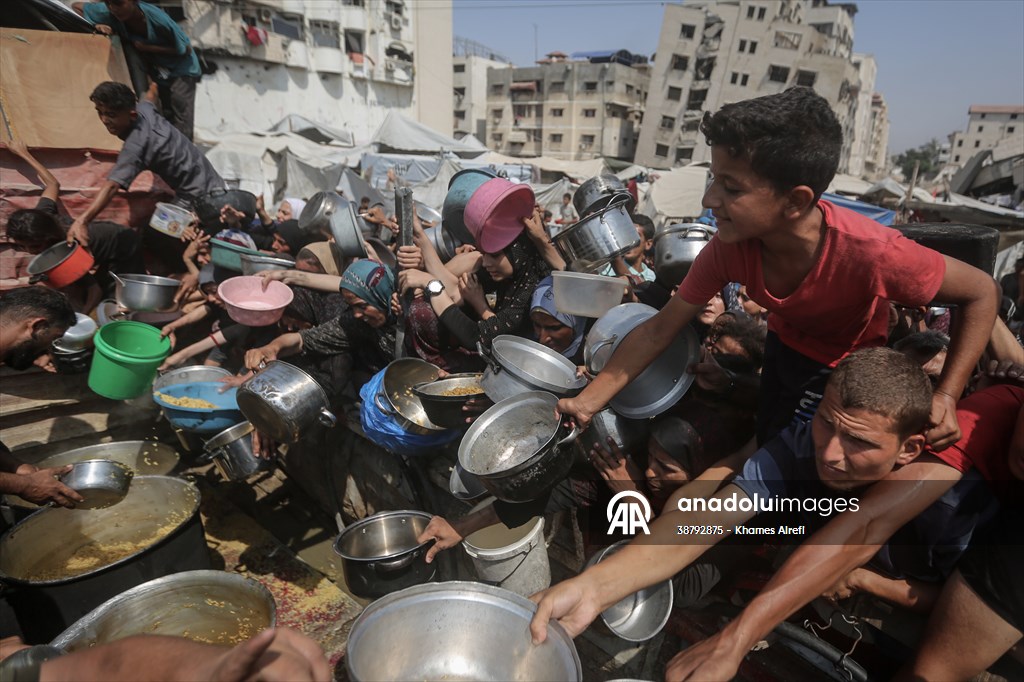 Food distributed to Palestinians struggling with hunger in Gaza