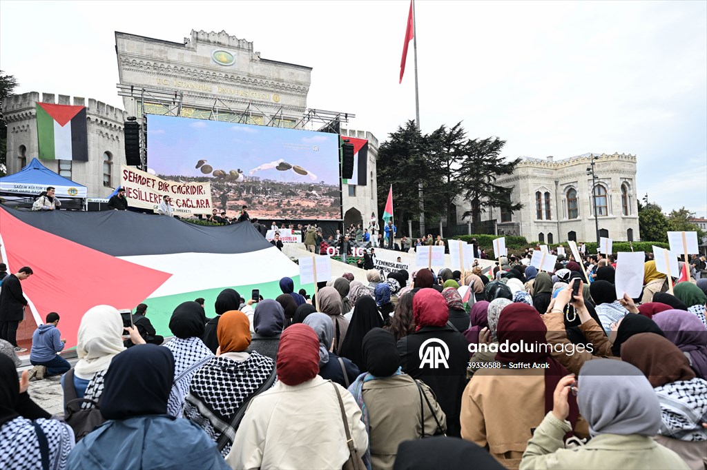 İstanbul Üniversitesi'nde "Gazze'yi Anma Yürüyüşü" düzenlendi