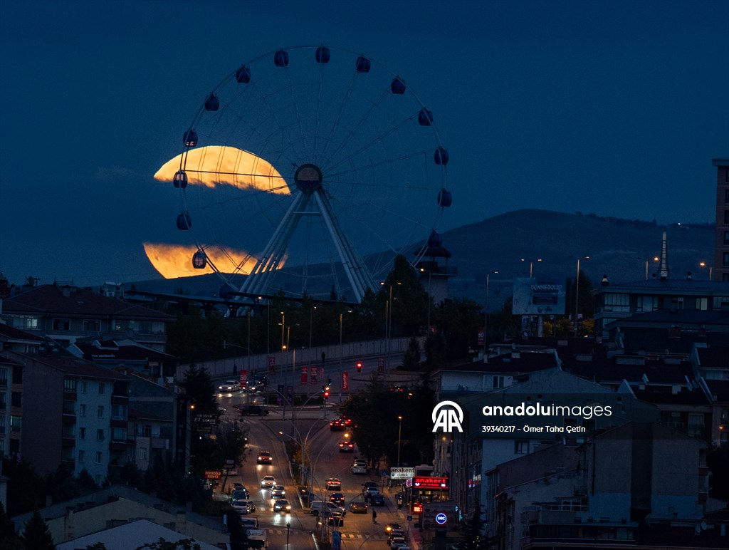 Full Moon in Ankara