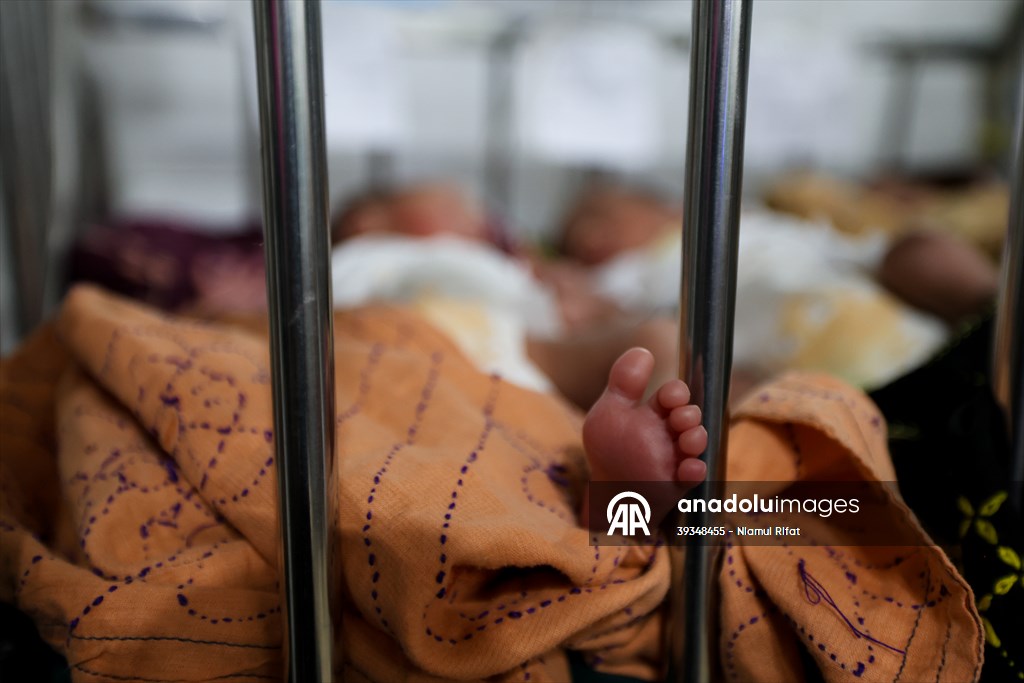 Bangladeshi Mother Gives Birth to Quintuplets in Barishal