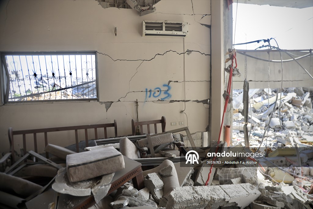 Palestinians continue returning north on second day of Gaza ceasefire