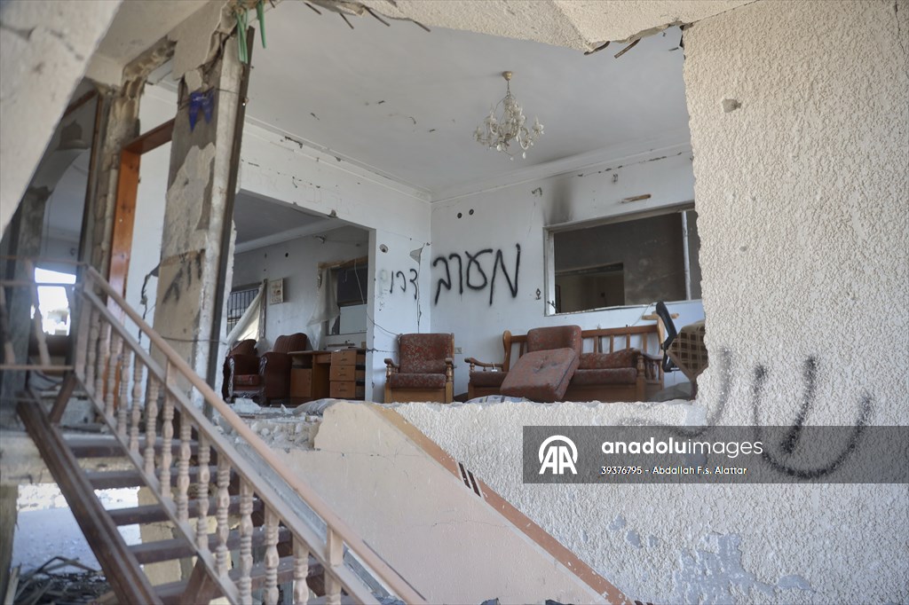 Palestinians continue returning north on second day of Gaza ceasefire