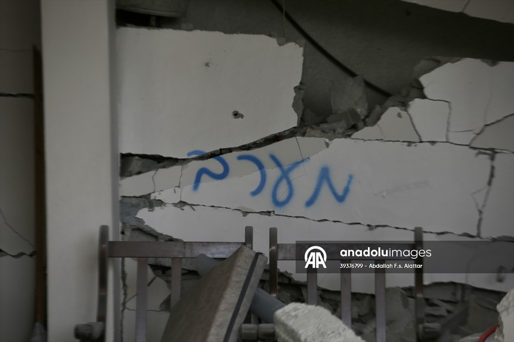 Palestinians continue returning north on second day of Gaza ceasefire